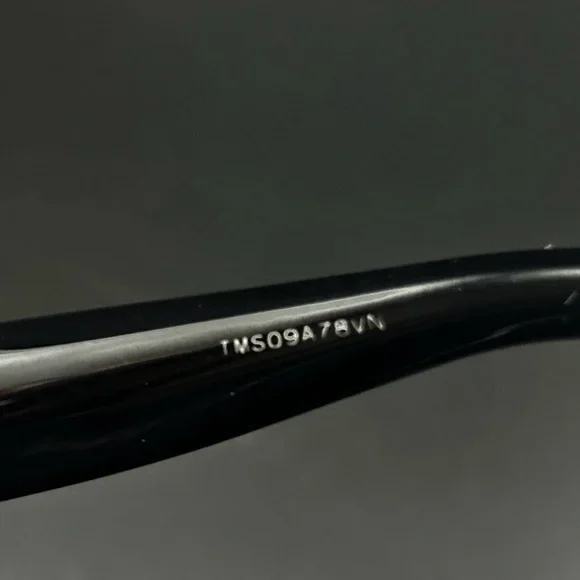 GUCCI GG0208S Round Frame Star Grey Gradient Black Sunglasses - Picture 15 of 16